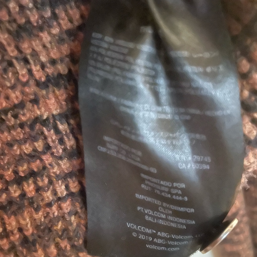 Volcom sweater - small - Picture 4 of 4